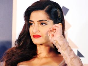 Sonam Kapoor Sex - Ban idiots who ban things, says Sonam Kapoor on porn ban |  coastaldigest.com - The Trusted News Portal of India