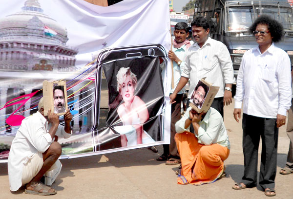 Porn-gate: Nanga march on Udupi streets | coastaldigest.com - The Trusted  News Portal of India