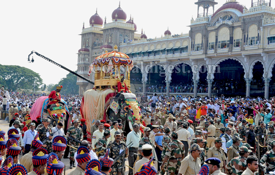 Pomp And Grandeur Mark The Finale Of Mysuru Dasara | Coastaldigest.com ...