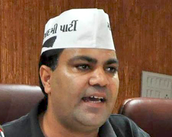 Delhi Aap Mla Arrested In Gujarat Kejriwal Hits Out At Bjp