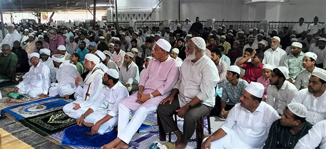 Muslims in Mangaluru offer Eid al-Adha prayers as rain takes a break ...