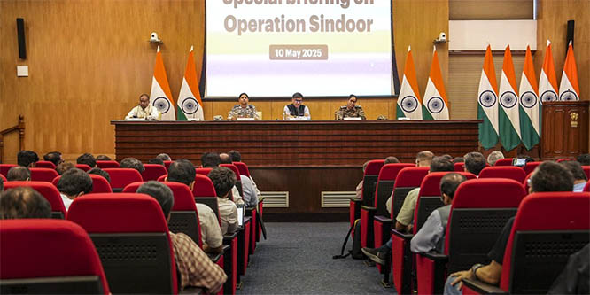 indaarmy.jpg indaarmy.jpg